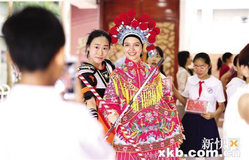 广州外教和女学生_广州外教一对一_广州外教