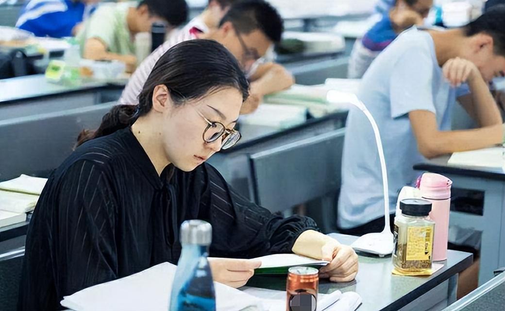 考研金融学考哪些科目_英语专业考研都考哪些科目_成人高考专升本英语相关专业考什么科目