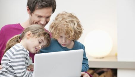 英语流利说定制学限时免费学_学英语哪个app最实用免费_英语语音学与音系学实用教程 mp3