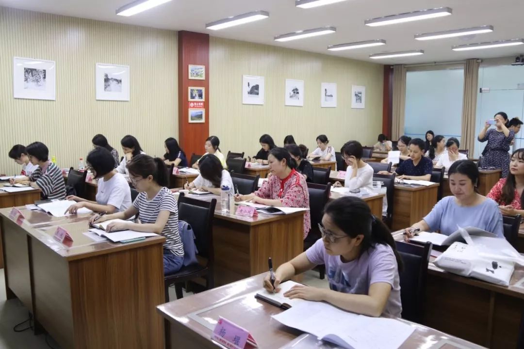 在线一对一英语外教培训_广州商务 英语 培训_商务英语在线培训