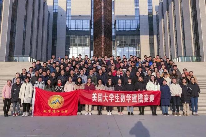大学英文原著_大学这本书英文_大学读英语