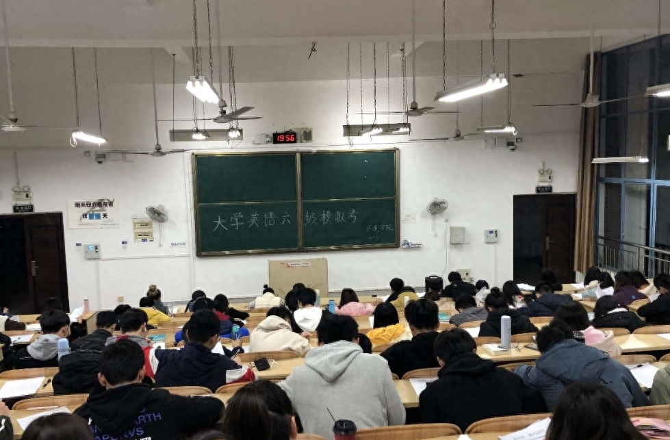 六级英语才能过学位英语吗_英语六级怎么学才能过_英语达到六级能干嘛