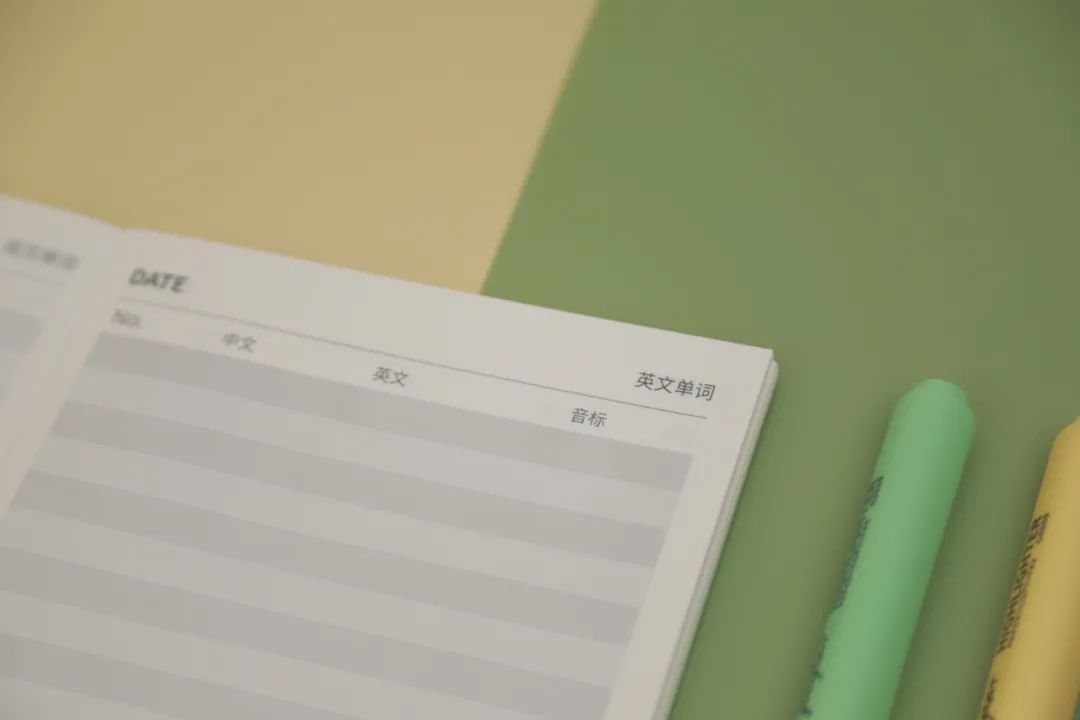关于如何学英语的作文_英语作文学校的变化_英语作文学校