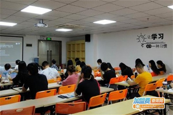 成人学历提升培训机构费