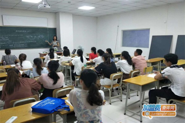 成人学历提升培训机构费