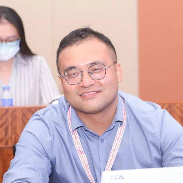 外国语与海外教育学院英语_上海外国语大学英语学院院长_外语学院院长英文