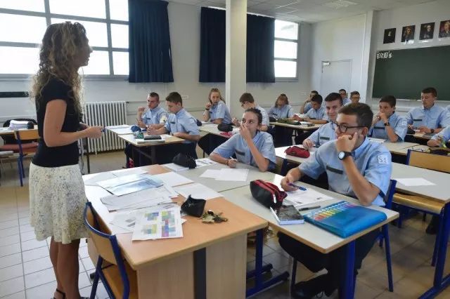 睡觉学英语_睡觉英语_睡觉英语读