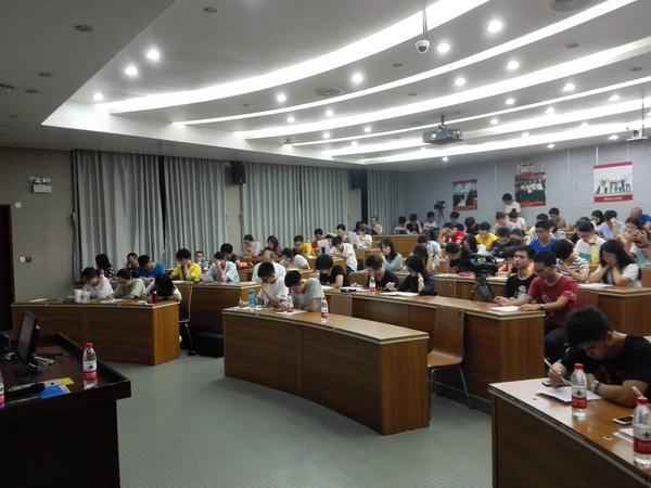 英文授课是什么意思_大学全英文授课_用英语授课的大学