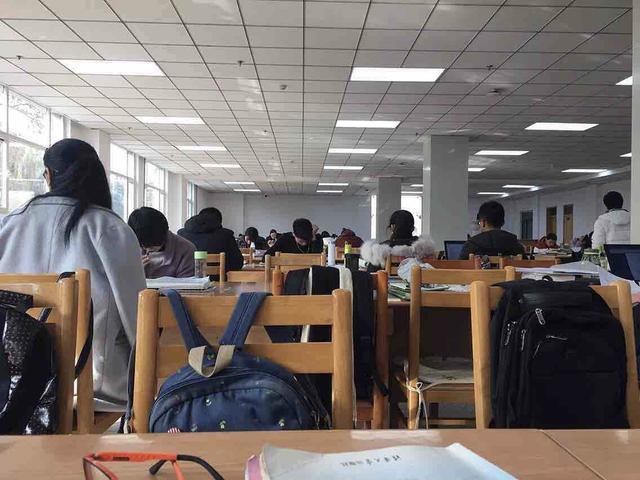 英文授课是什么意思_用英语授课的大学_大学全英文授课