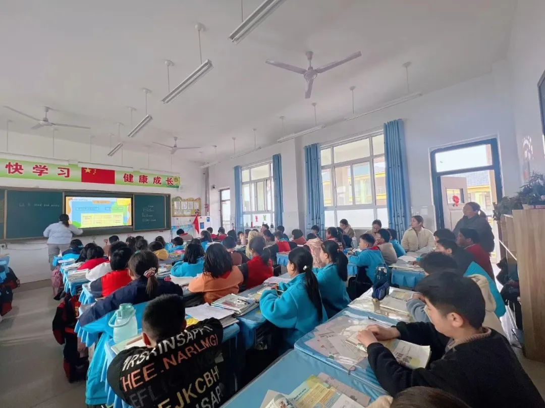 英语课听课评课_听课评课英语记录_英语课听评课优缺点及建议