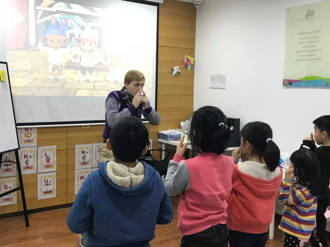 外教英语一对一收费标准_外教英语怎么说_外教英语