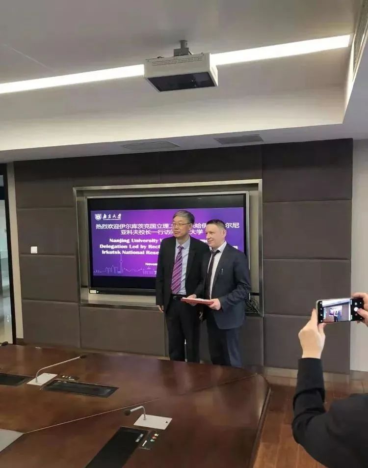 俄罗斯人英语水平_俄罗斯人的英语水平_俄罗斯英语水平