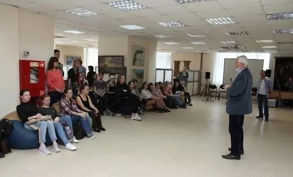 俄罗斯英语水平_俄罗斯人英语水平_俄罗斯人的英语水平
