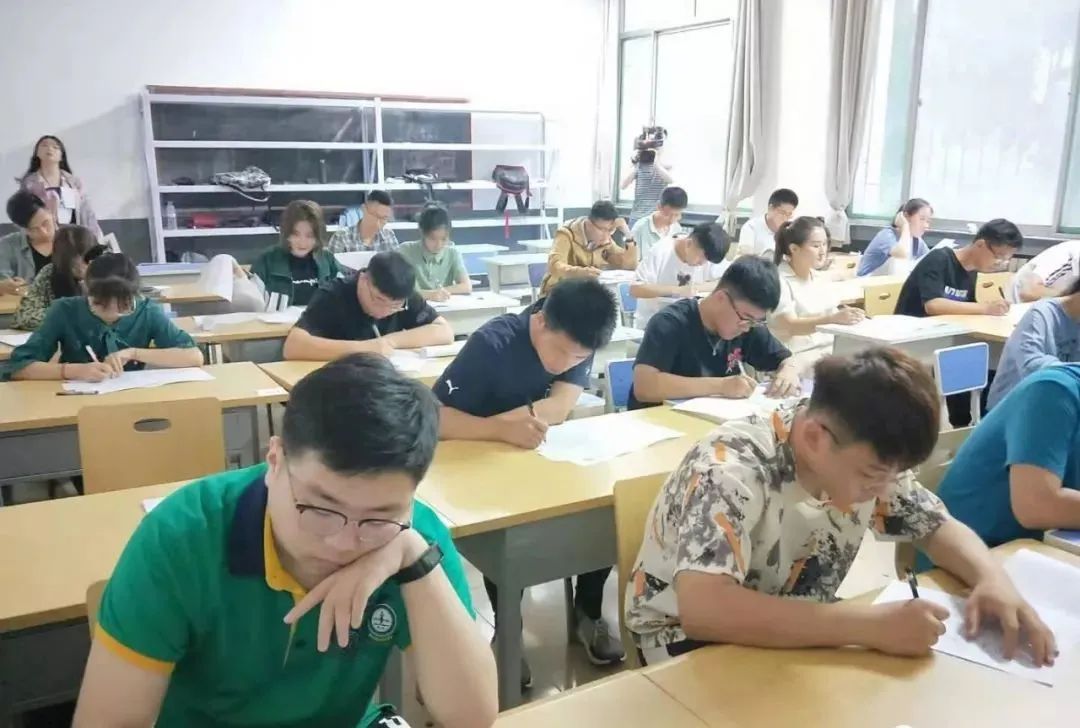 俄罗斯人英语水平_俄罗斯人的英语水平_俄罗斯英语水平