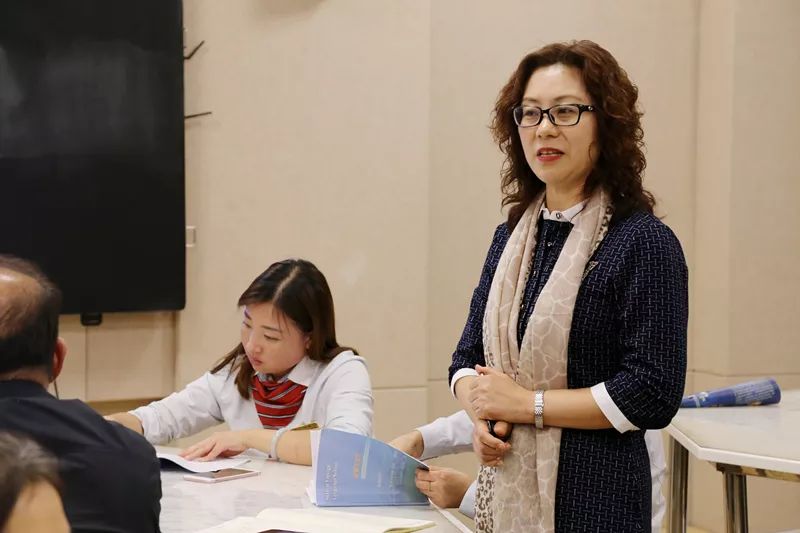 玻璃心的孩子怎样教育_孩子犯错了家长该怎样教育_英之教育怎么样