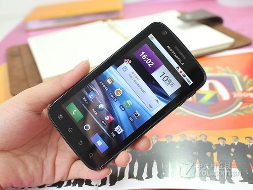moto Atrix 4G 黑 {MOD} 正面图