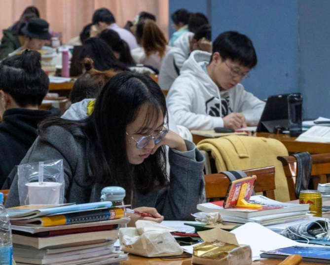 考研考英语吗_考研考英语不_考研考英语一还是英语二