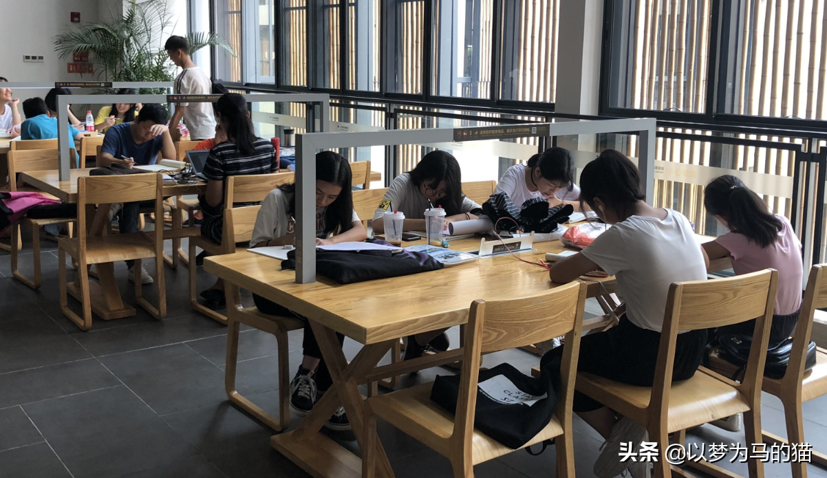 公务员难考英语专业吗_考公务员英语专业_英语专业考公务员难吗