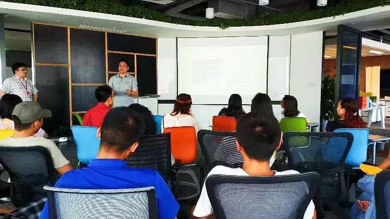 成人学英语免费教程_成人英语怎么学从零开始教材_成人学英语教材
