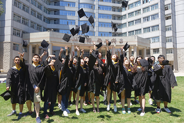 用英语授课的大学_大学全英文授课_授课英文