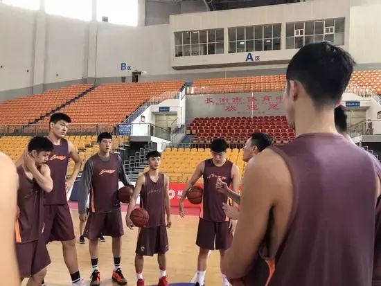 篮球外教_mr.b外教篮球训练营_外教篮球一对一私教