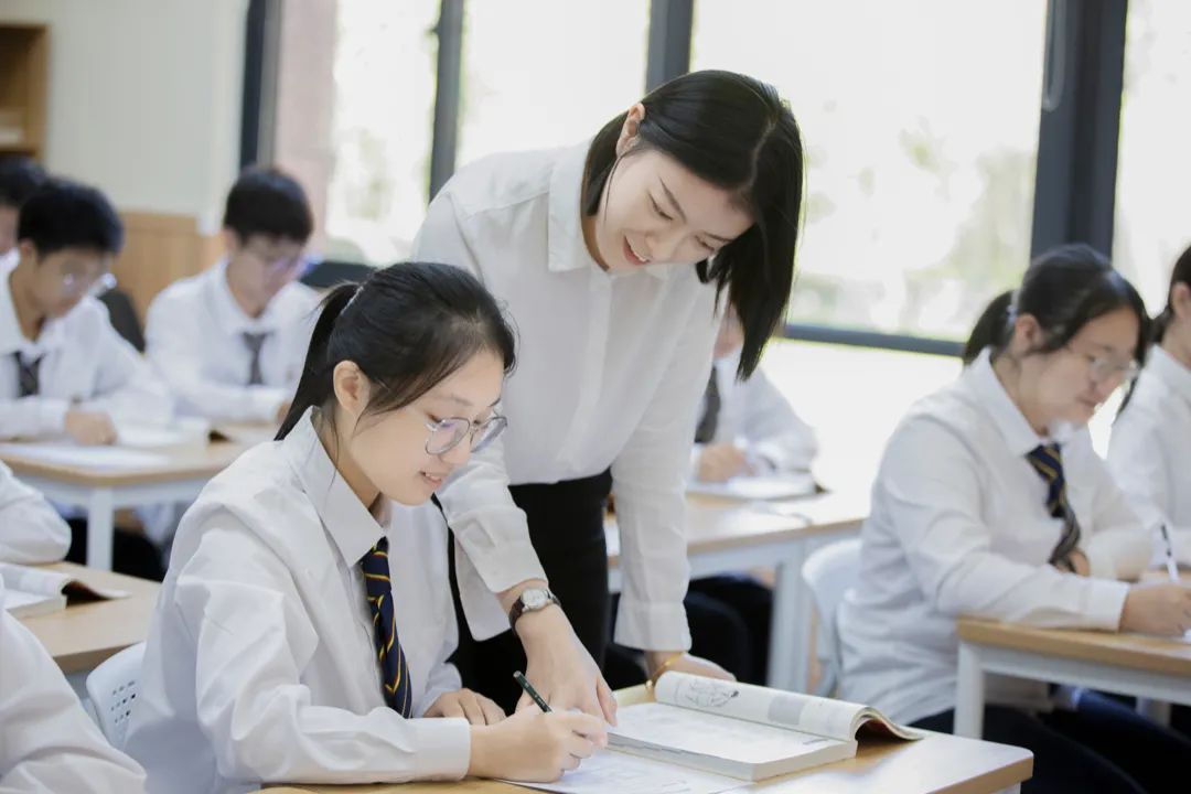 2021聘韩语外教_韩语教员_韩语一对一女外教