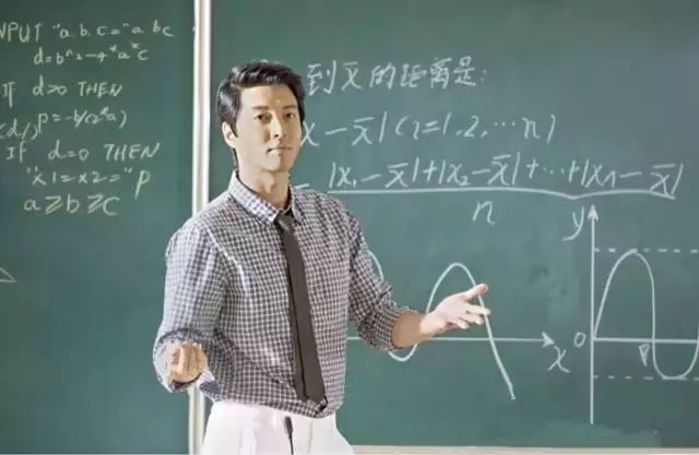 学校毕业英语_毕业后怎么学英语_学生毕业英语