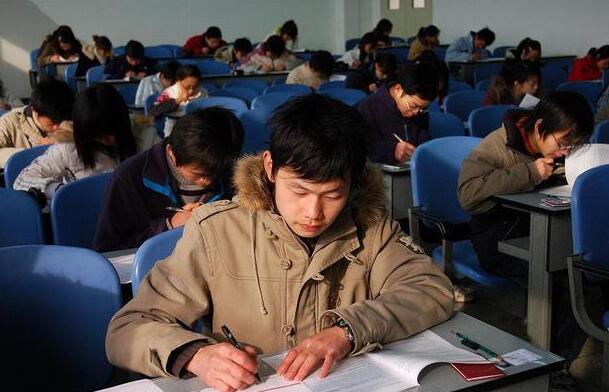 英语等级考试只能大学生吗_英语考试只能在大学考吗_英语考级只能在大学期间考吗