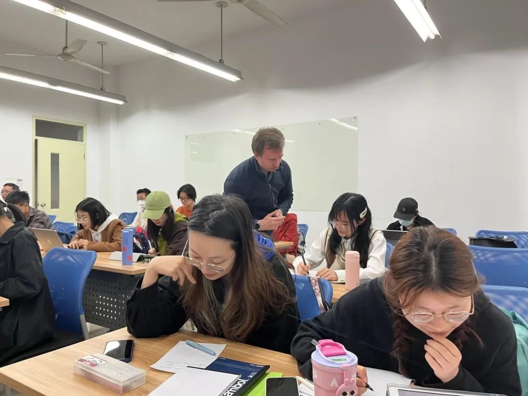 泰语外教一对一推荐课_外教课推荐泰语教材_外教课推荐泰语书