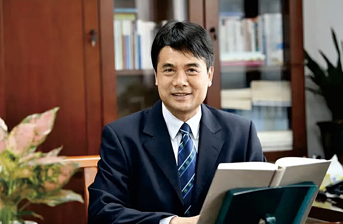 学英语深圳s版七上_深圳学英语在哪里学_学英语深圳(s)报纸七上