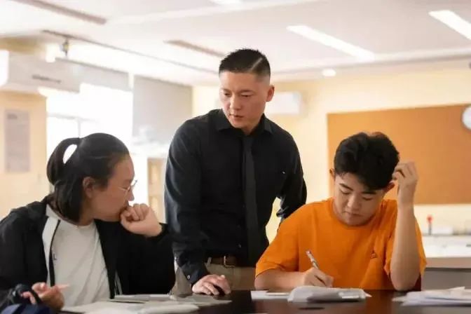 成人一对一外教西班牙语平台_西班牙语培训外教一对一_西班牙外语学校