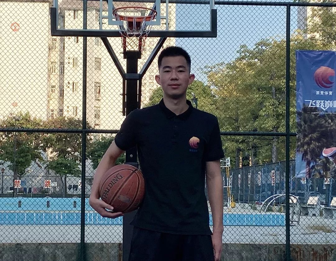 太原篮球营外教训练班_太原篮球营外教训练基地_太原外教篮球训练营一对一
