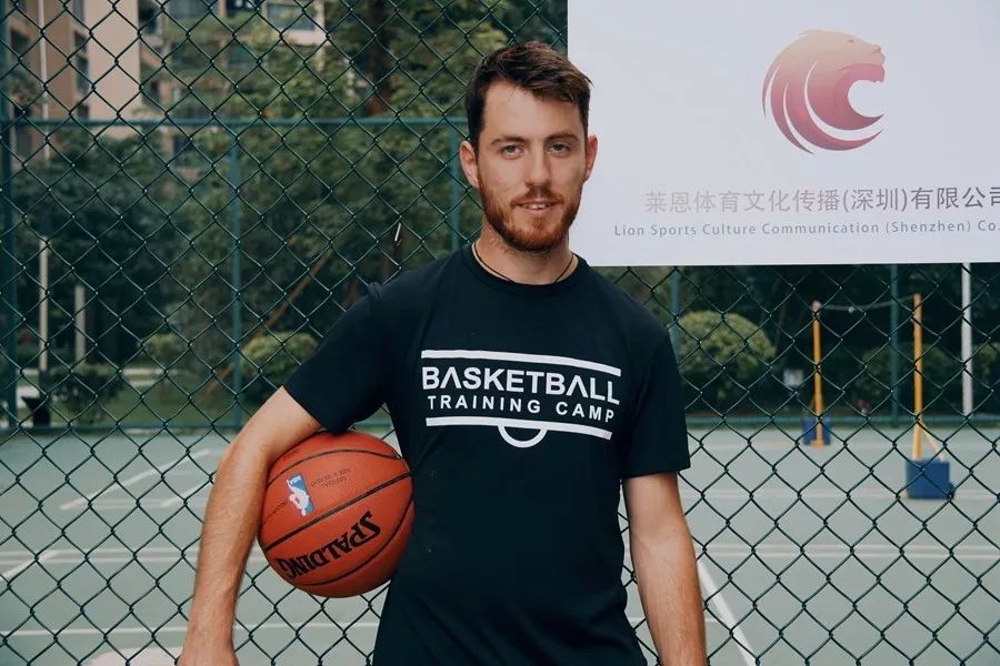 太原篮球营外教训练班_太原外教篮球训练营一对一_太原篮球营外教训练基地