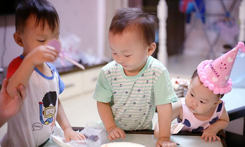 阿卡索幼英语哪套教材好_阿卡索英语上课的视频_阿卡索英语课程