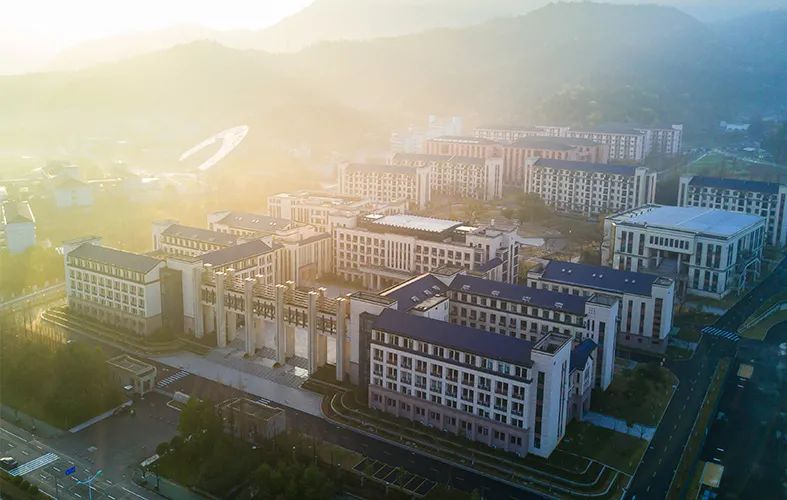 金华外教英语学校_金华请外教一对一_金华外国学校