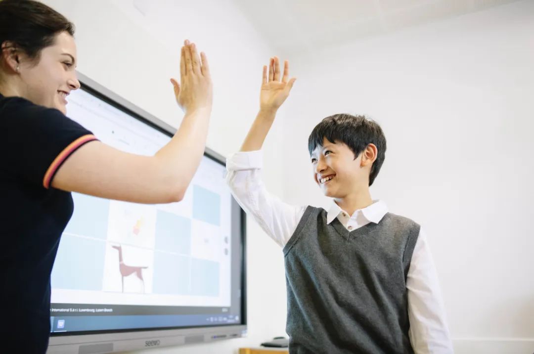 用平板学英语_平板学英语的效果怎么样_外教一对一用平板吗