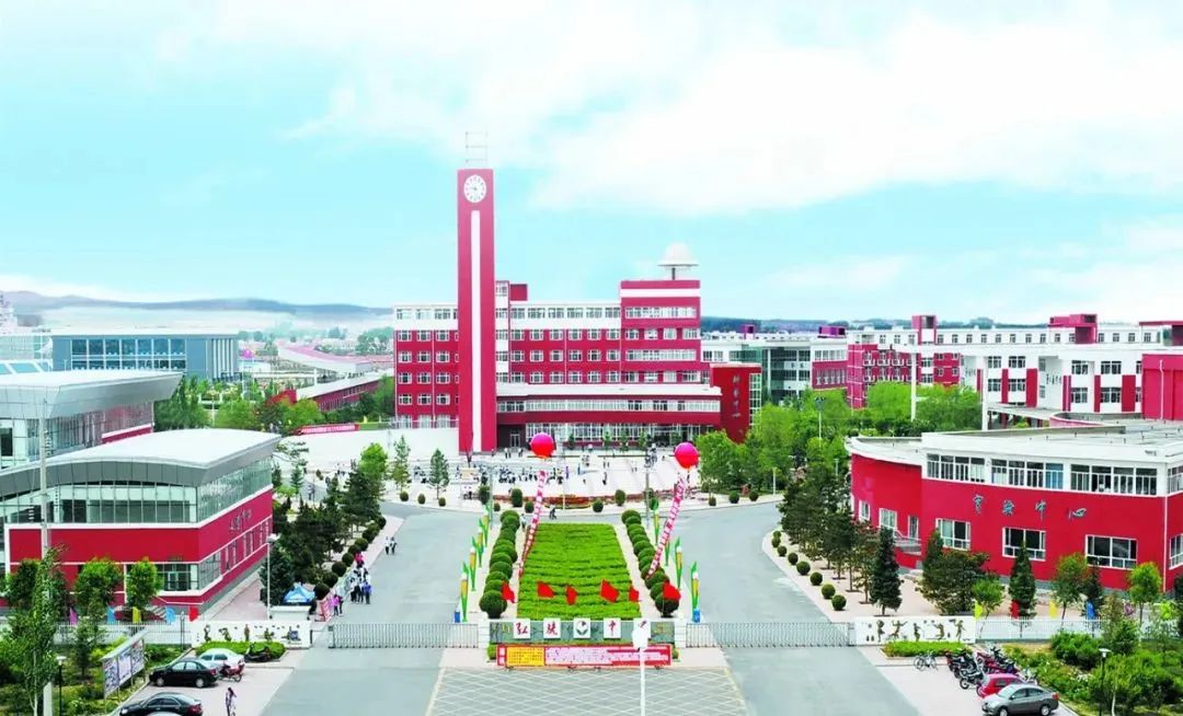 赤峰外国语学校聘教师_赤峰一对一外教_赤峰外国语聘老师
