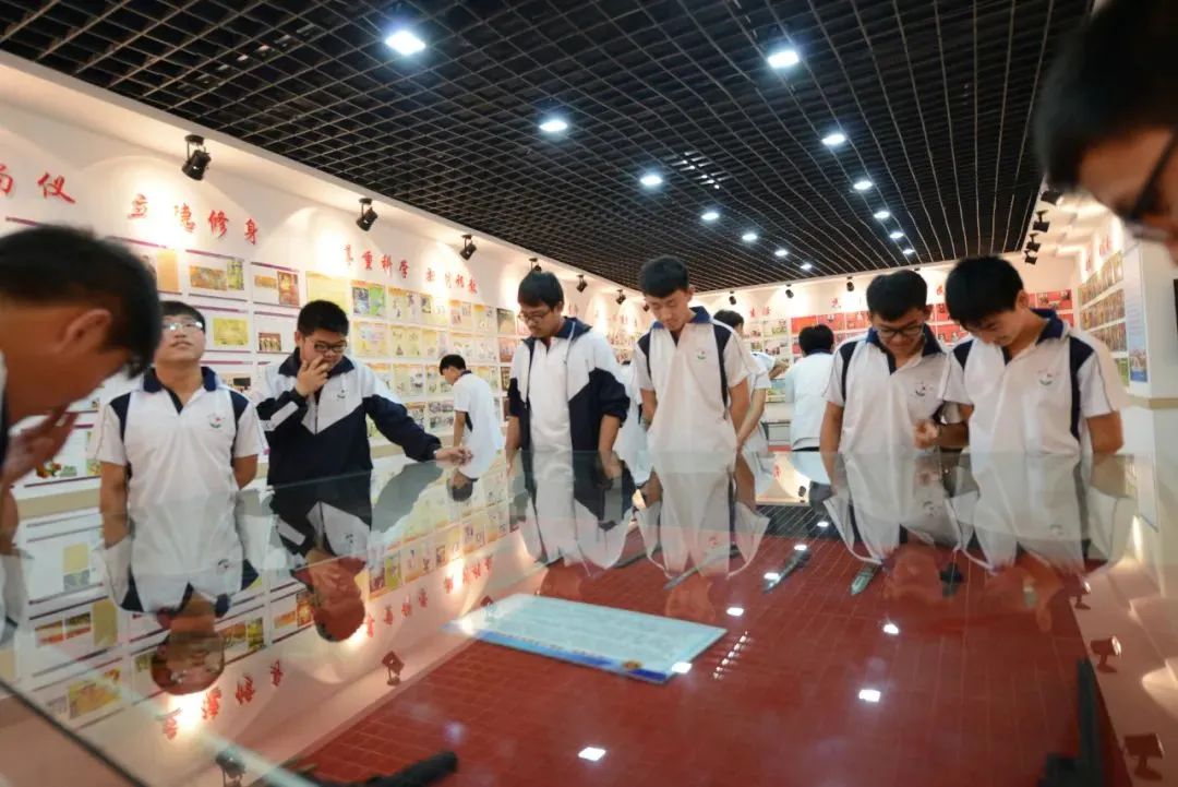 赤峰一对一外教_赤峰外国语学校聘教师_赤峰外国语聘老师