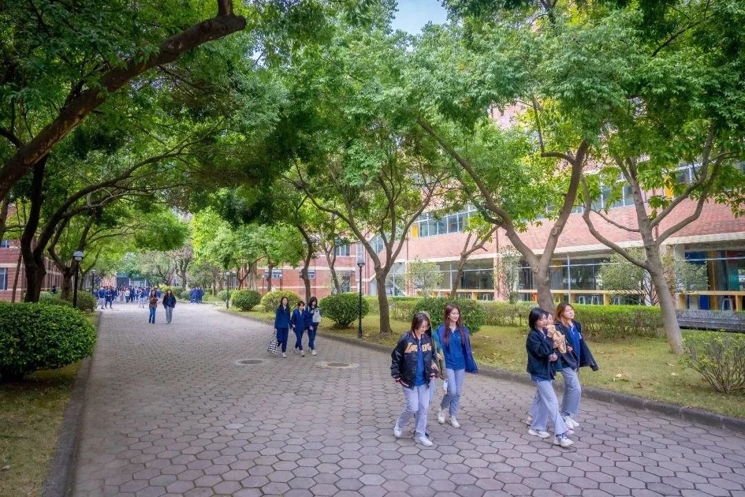 南沙外教英语一对一老师_南沙外国语学校教师_南沙外教英语老师资