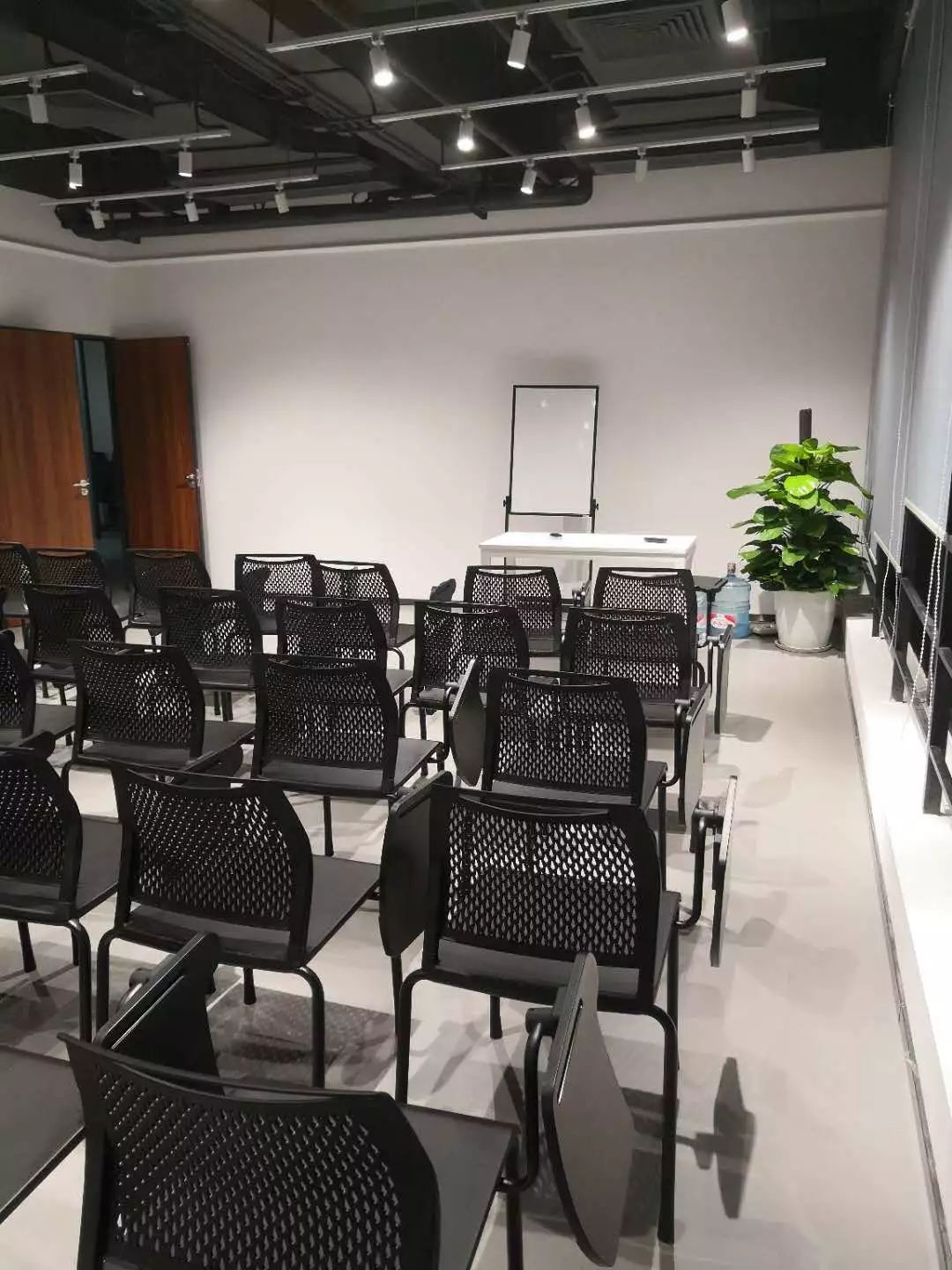外籍学生补贴_一对一外教补贴_外语补贴