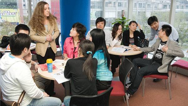线下英语教学的优势_英语教学优点和不足之处_线上英语教学的优缺点
