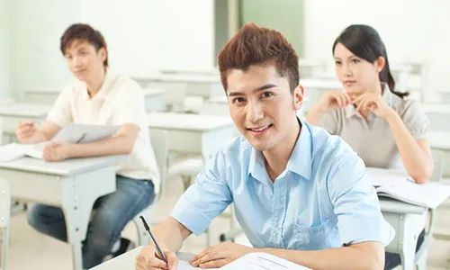 阿卡索的外教是哪里人_阿卡索好的外教排名_阿卡索欧美外教是固定的吗