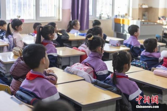 英语教材分析_ 中英语教材中国风内容 _