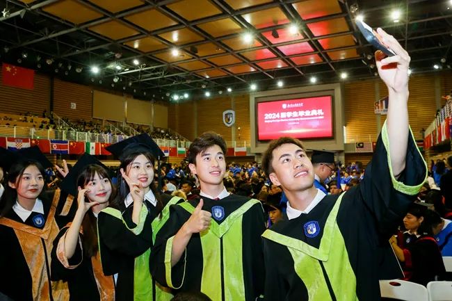 北外2024毕业典礼直播_北京外国语大学2024届毕业典礼_北京外国语大学英语学院
