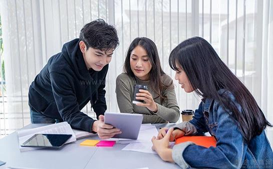 南京新东方雅思课程_2025新东方雅思班价格_外教雅思口语一对一多少钱一套