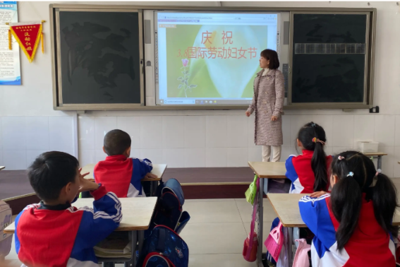 对外教老师祝福的话_教师三八妇女节快乐祝福_三八妇女节英语老师祝福语