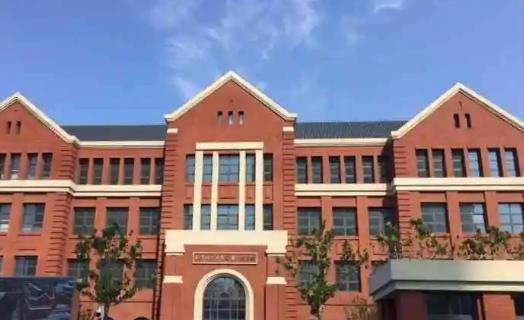 天津国际学校学费_天津国际学校生一览表_西青外教英语一对一老师是谁